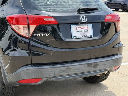 Used 2018 Honda HR-V LX image 6