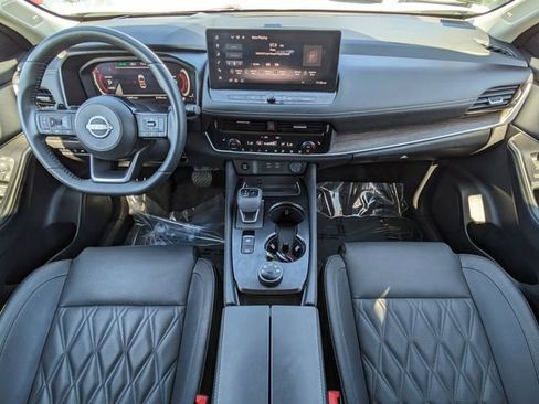 Used 2024 Nissan Rogue Platinum w/ Platinum Premium Package image 17