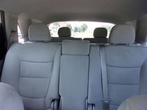 Used 2013 Kia Sorento LX image 9