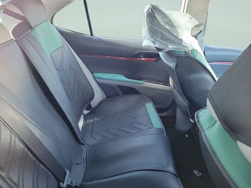 Used 2021 Toyota Camry SE image 6