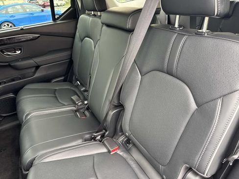 Certified 2025 Honda Pilot Elite image 14