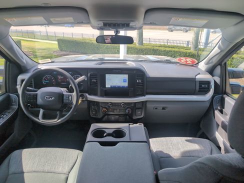 Used 2025 Ford F250 XLT w/ FX4 Off-Road Package image 27