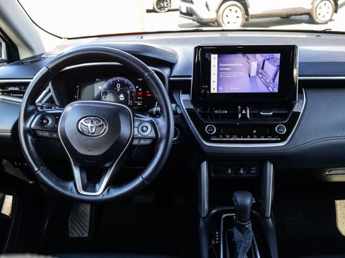 Used 2023 Toyota Corolla Cross XLE w/ Black Badges Package (TMS) FWD image 22