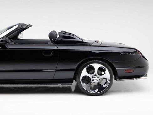 Used 2002 Ford Thunderbird Deluxe image 35