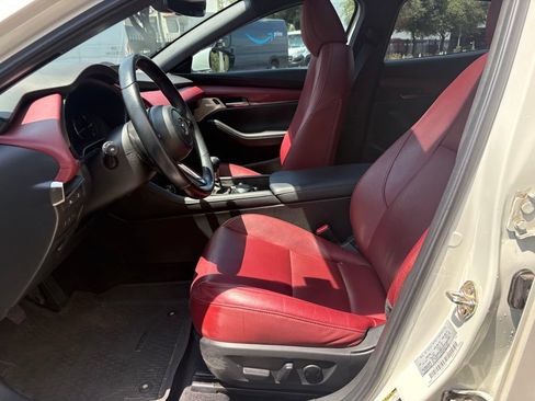 Used 2024 MAZDA MAZDA3 s FWD image 8