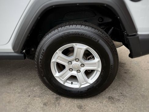 Used 2022 Jeep Wrangler Unlimited Sport image 8