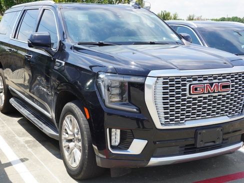Used 2022 GMC Yukon XL Denali AWD/4WD image 3