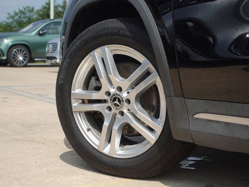 Used 2021 Mercedes-Benz GLA 250 4MATIC image 4