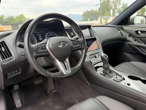 Used 2018 INFINITI Q60 2.0t w/ Cargo Package RWD image 11