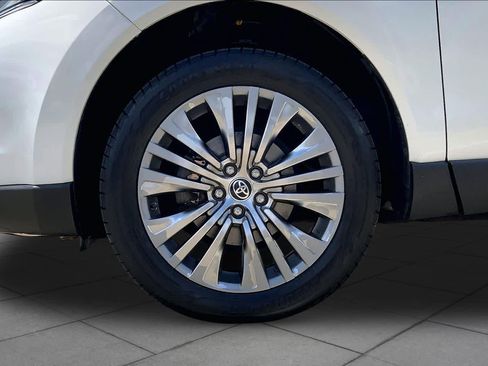 Used 2021 Toyota Venza XLE w/ Softex Package AWD/4WD image 11