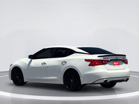 Used 2018 Nissan Maxima SR w/ Midnight Edition FWD image 3