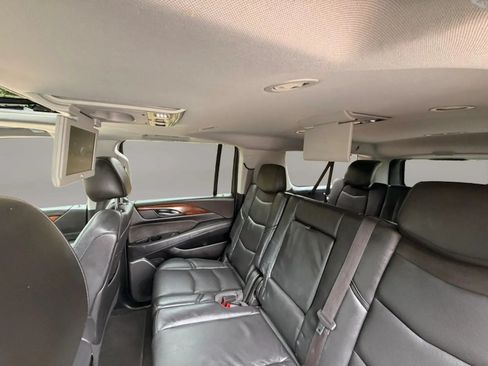 Used 2017 Cadillac Escalade ESV Premium Luxury RWD image 37