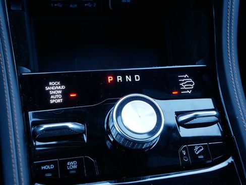 Used 2021 Jeep Grand Cherokee L Summit image 24