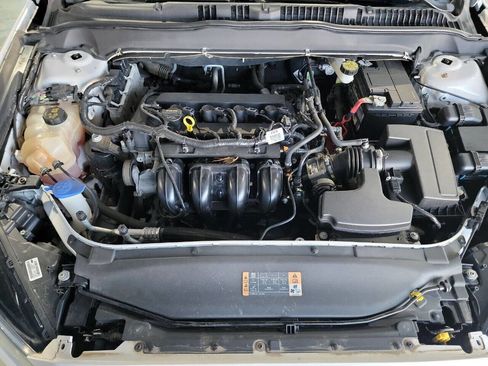 Used 2014 Ford Fusion SE image 27