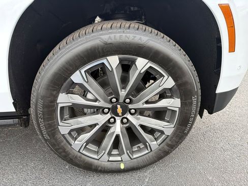 New 2026 Chevrolet Suburban High Country image 34