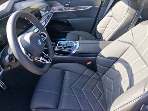 New 2026 BMW 750e xDrive w/ Executive Package image 5