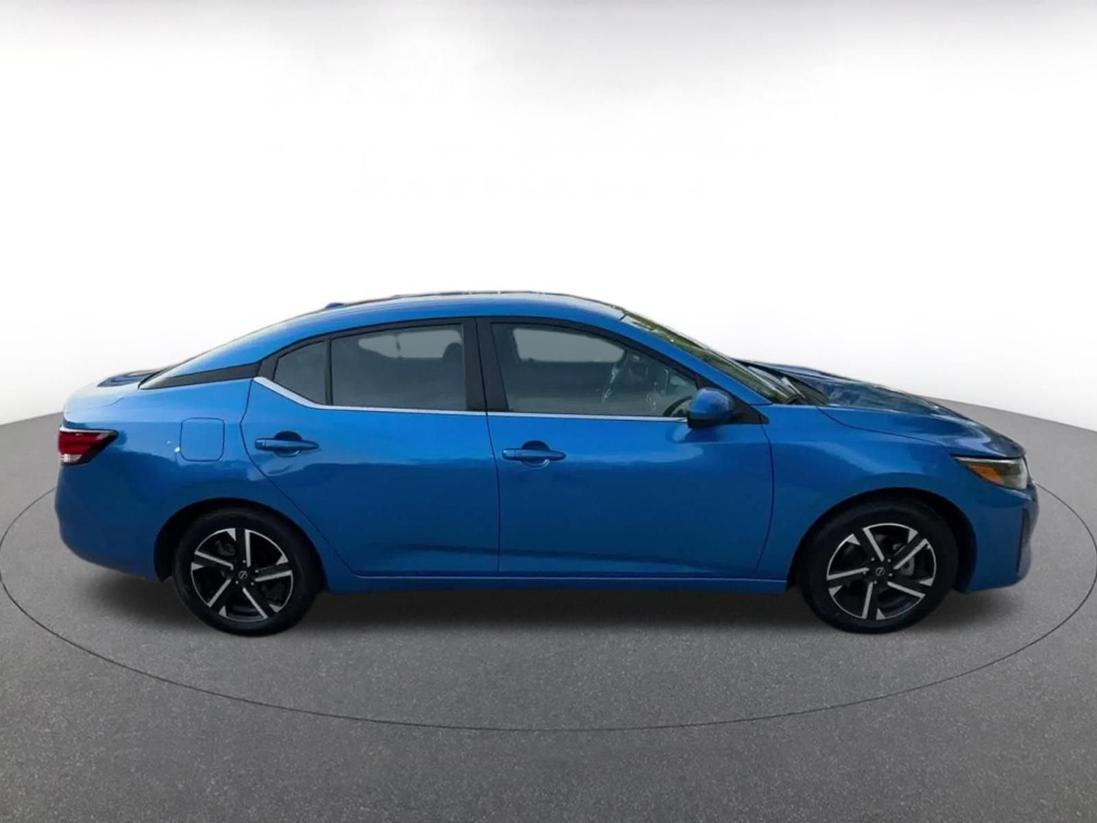 Used 2025 Nissan Sentra SV FWD image 15