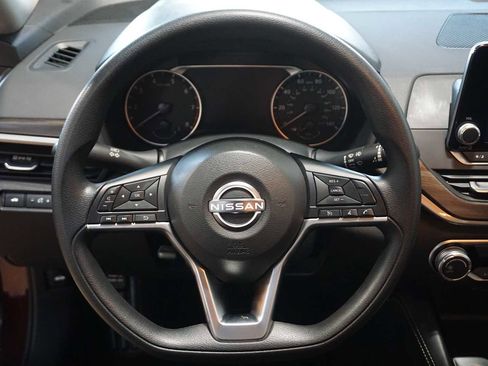 Used 2023 Nissan Altima 2.5 SV image 17