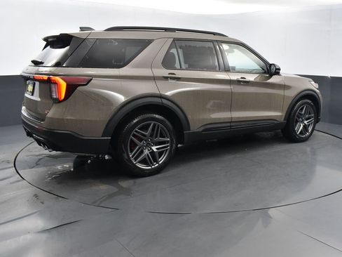 New 2026 Ford Explorer ST w/ Sun And Sound Package image 4