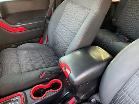 Used 2012 Jeep Wrangler Unlimited Sport image 71