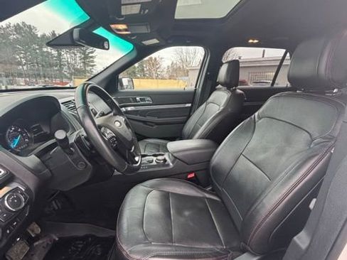 Used 2018 Ford Explorer Sport AWD/4WD image 9