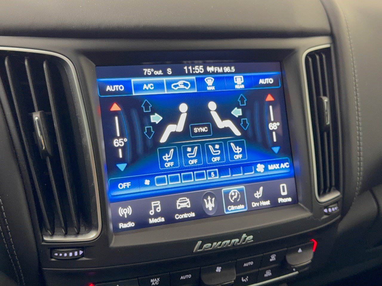 Used 2019 Maserati Levante AWD/4WD image 24
