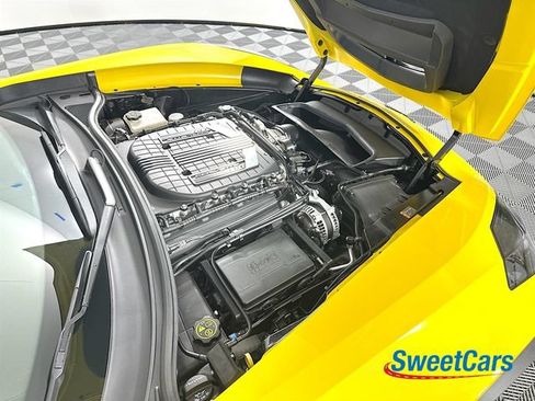 Used 2015 Chevrolet Corvette Z06 w/ 3LZ Preferred Equipment Group RWD image 39