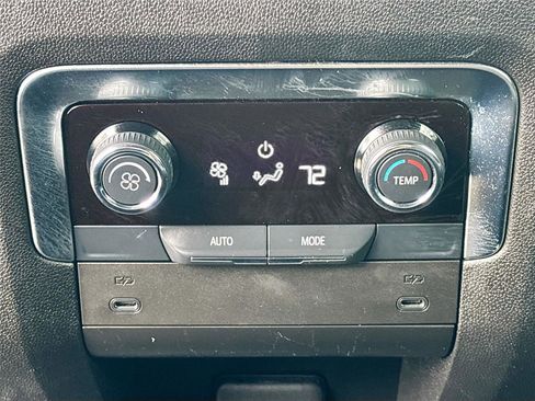 Used 2025 Chevrolet Suburban Z71 AWD/4WD image 25
