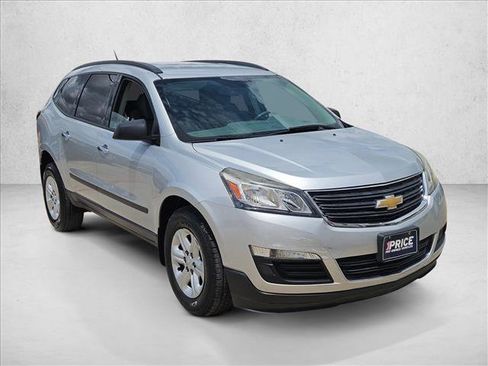 Used 2016 Chevrolet Traverse LS FWD image 3