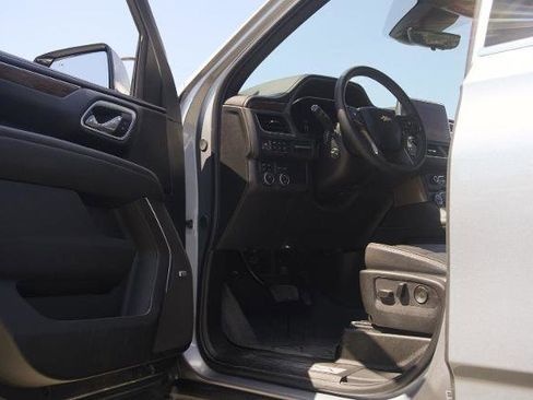 Used 2024 Chevrolet Tahoe High Country AWD/4WD image 12