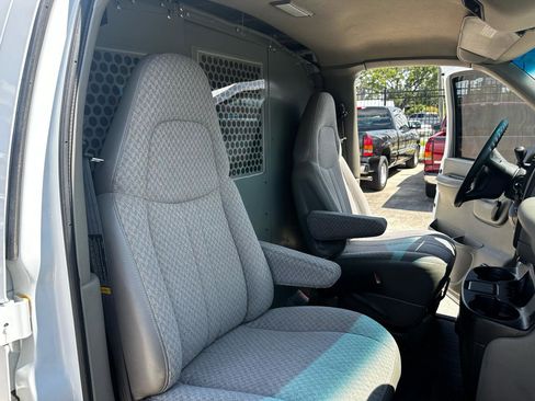 Used 2001 Chevrolet Express 1500 RWD image 61