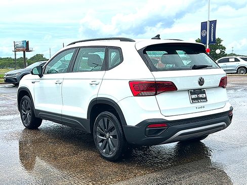 Used 2023 Volkswagen Taos S FWD image 6
