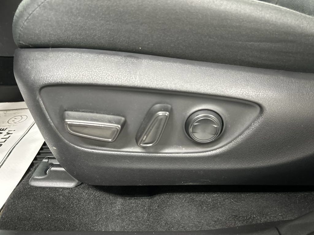 Used 2023 Toyota RAV4 XLE w/ Convenience Package AWD/4WD image 10