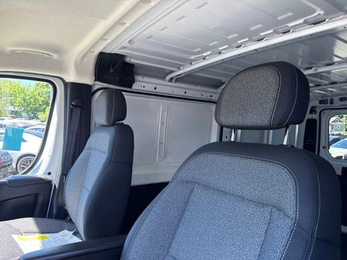 Used 2025 RAM ProMaster 2500 w/ U-Haul Equipment Group FWD image 14