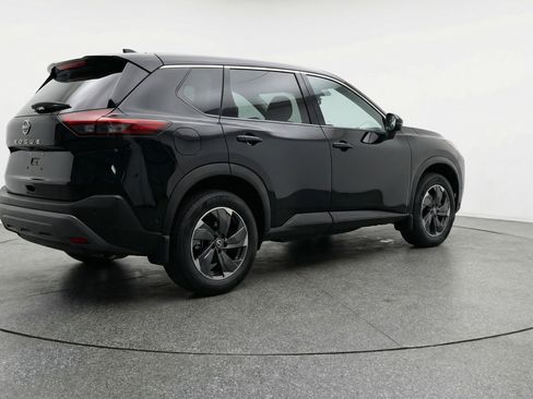 Used 2025 Nissan Rogue SV image 9