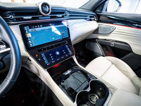 Used 2023 Maserati Grecale Modena image 47