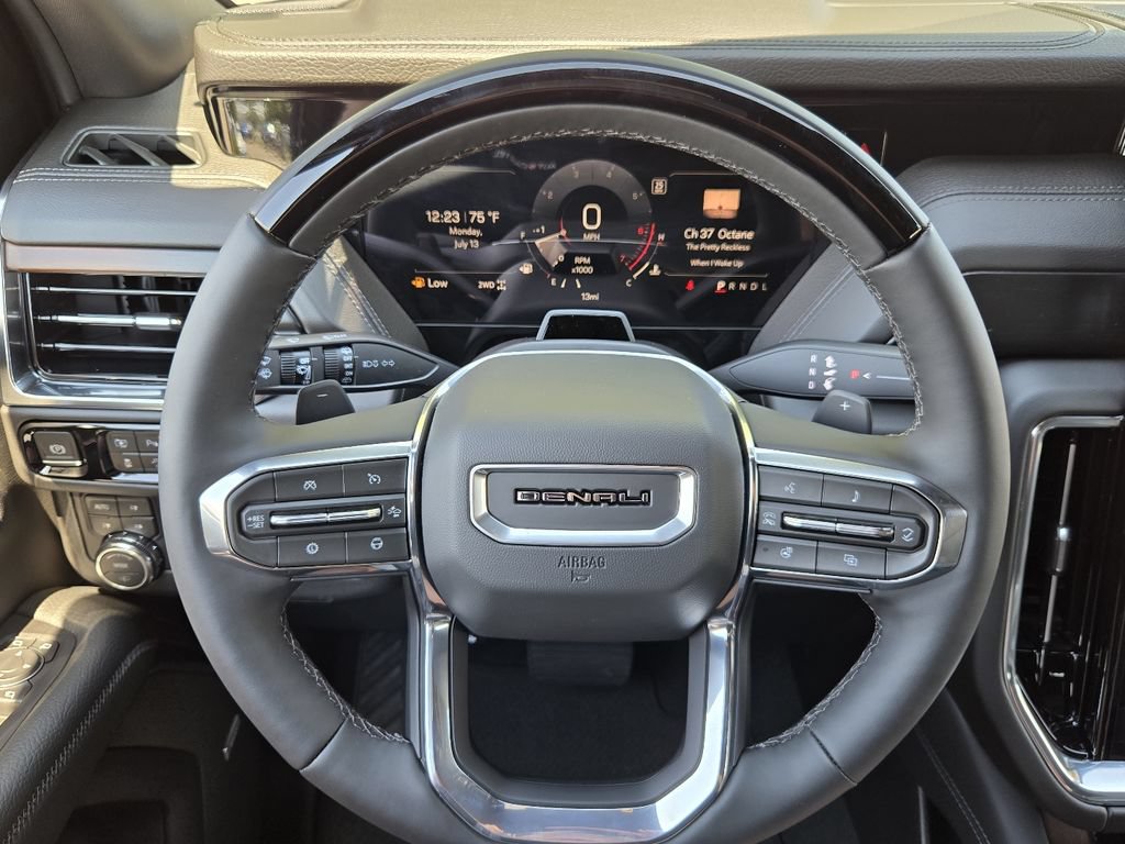 New 2026 GMC Yukon Denali w/ Denali Reserve Package AWD/4WD image 25