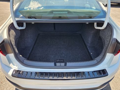 Used 2023 Volkswagen Jetta SE w/ Panoramic Sunroof Package FWD image 19