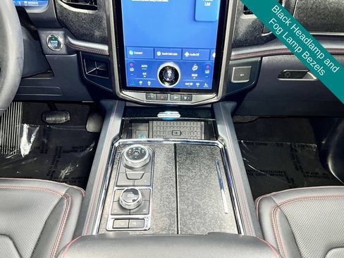 Used 2024 Ford Expedition Max Limited AWD/4WD image 22