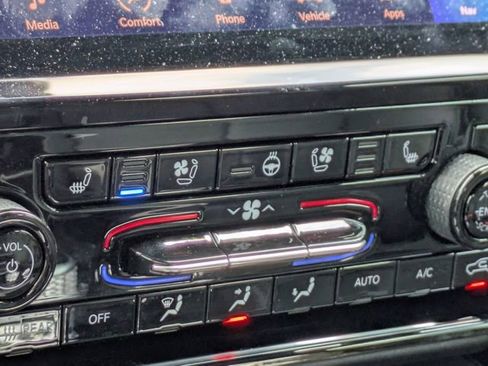 Used 2025 Jeep Grand Cherokee L Overland w/ Luxury Tech Group IV image 27