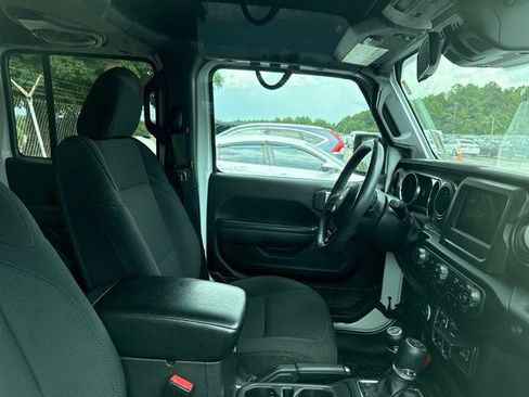 Used 2022 Jeep Wrangler Unlimited Sport AWD/4WD image 3