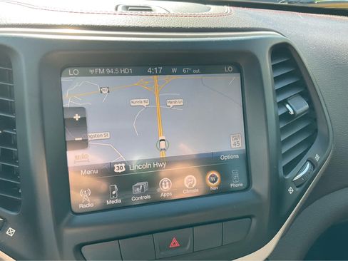 Used 2019 Jeep Cherokee Trailhawk w/ Cold Weather Group AWD/4WD image 9