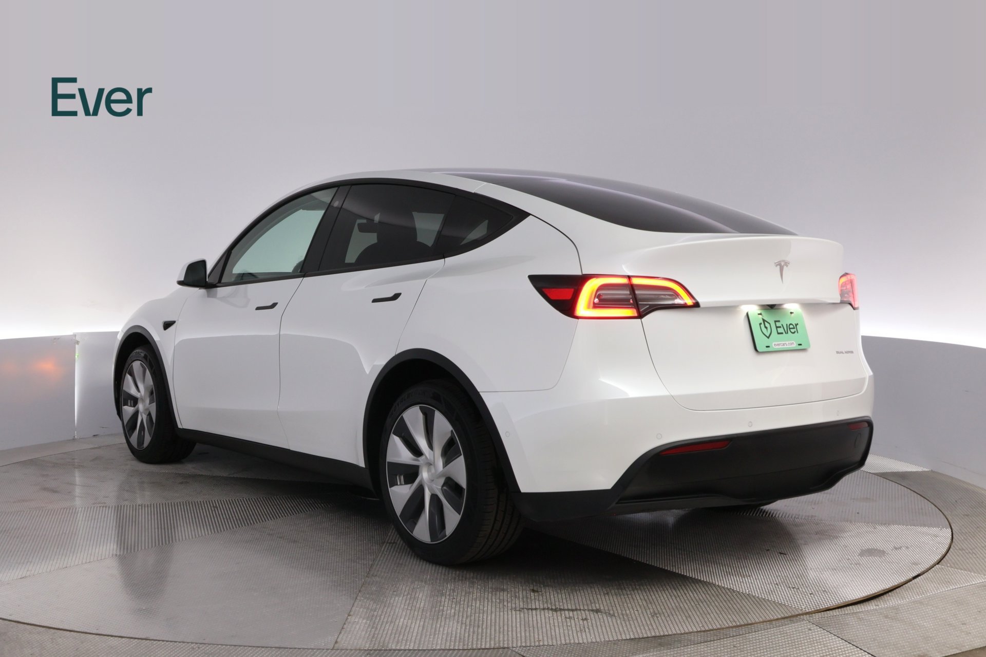 Used 2021 Tesla Model Y Long Range AWD/4WD image 17