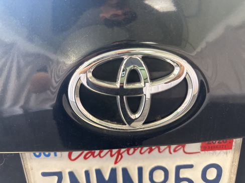 Used 2016 Toyota Corolla LE image 11