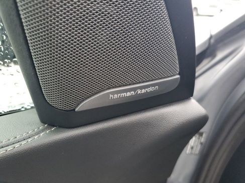 Used 2025 BMW X5 xDrive50e image 9