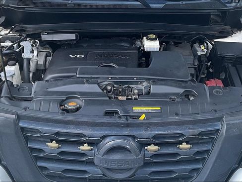 Used 2018 Nissan Pathfinder SV AWD/4WD image 9