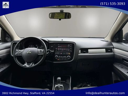 Used 2018 Mitsubishi Outlander SE AWD/4WD image 30