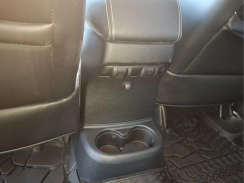 Used 2016 Jeep Wrangler Unlimited Rubicon AWD/4WD image 26