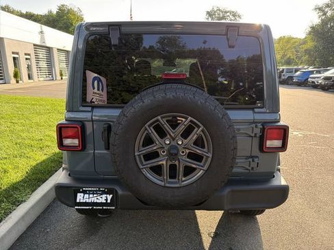 Used 2025 Jeep Wrangler Unlimited Sport AWD/4WD image 25