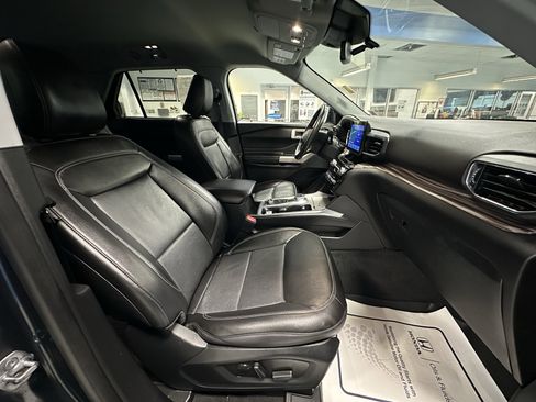 Used 2022 Ford Explorer Limited w/ Equipment Group 301A image 25